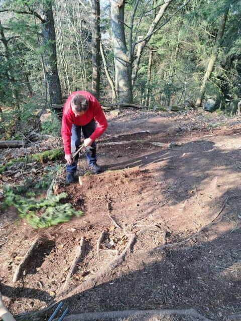 Pflegearbeiten am Wanderweg | Foto: Tourist-Info-Durbach