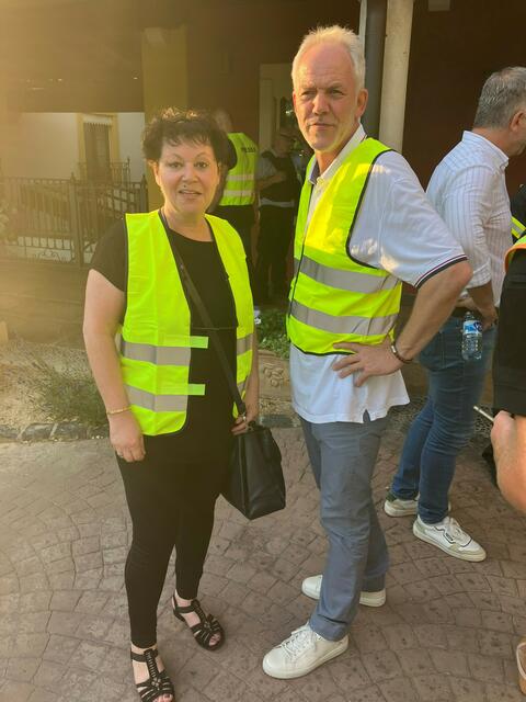 Guller-Chefredakteurin Anne-Marie Glaser und Stellvertreter Rembert Graf Kerssenbrock im Europa-Park beim Feuerwehreinsatz | Foto: privat