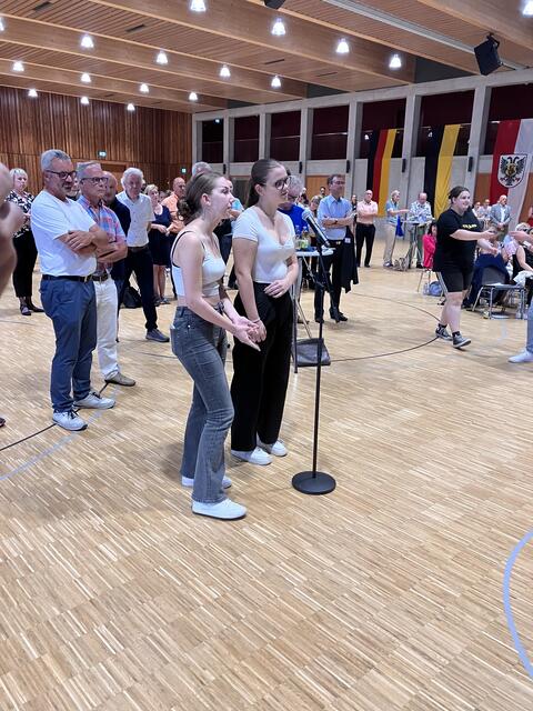 Stellten ihre Fragen: Schülerinnen des Max-Planck-Gymnasiums Lahr | Foto: rek