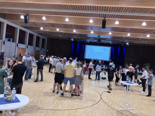 Rund 200 Gäste waren am Ende gekommen, 300 hatten sich angemeldet. | Foto: rek