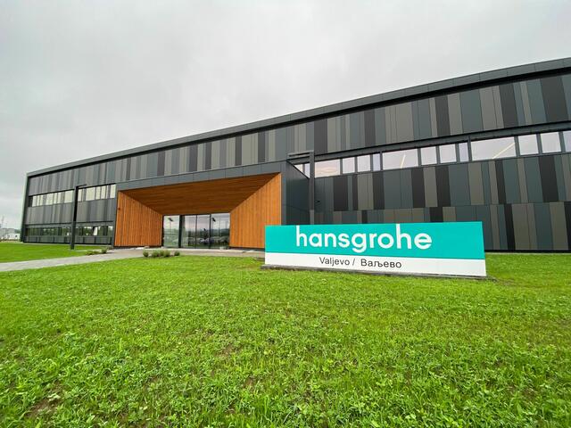 Die Hansgrohe Group stärkt mit dem neuen Armaturenwerk im serbischen Valjevo ihren Fertigungsverbund. | Foto: Hansgrohe SE