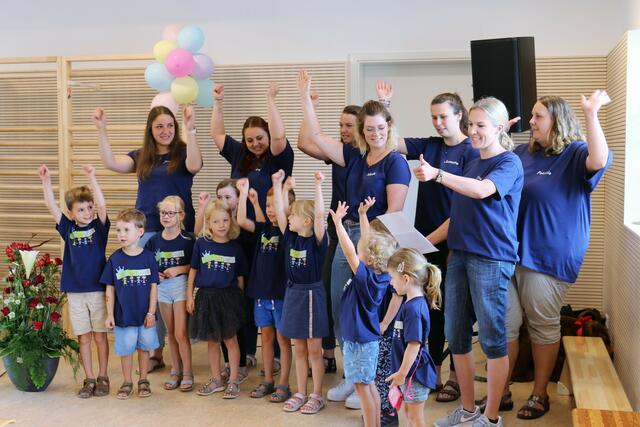 Die Krongut-Kita bereitete zur offiziellen Einweihung ein buntes Programm vor und lud im Anschluss gemeinsam mit dem Elternbeirat zum Tag der offenen Tür ein.  | Foto: Denise Burkart/Stadt Oberkirch