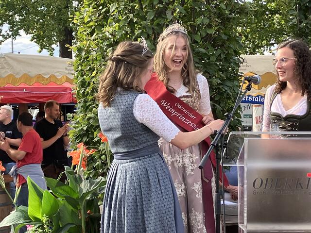 Glückwünsche für die neue Oberkircher Weinprinzessin | Foto: rek