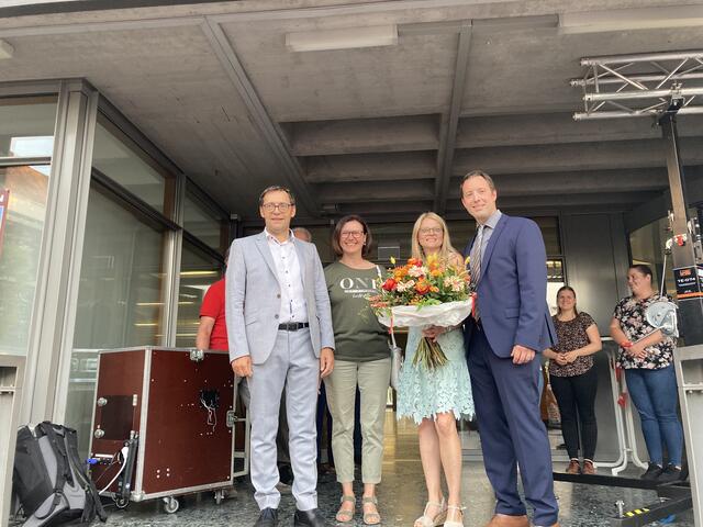 Der noch amtierende Oberbürgermeister Klaus Muttach (l.) wird die Geschäfte an seinen frisch gewählten Nachfolger Manuel Tabor (r.) zum 4. November übergeben.  | Foto: mak