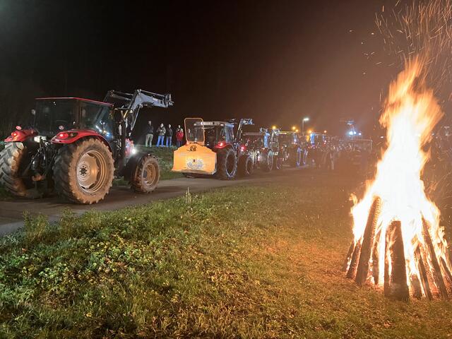 Ein nicht enden wollender Zug  | Foto: rek