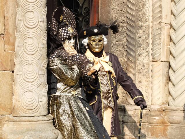 "Madame de Pompadour"  und " Marquis de La Fayette" wollen auch in
Rosheim flanieren gehen.  | Foto: Alfred Schramm