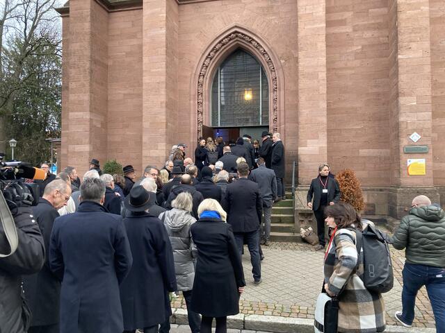 Viele Menschen wollen Abschied von Wolfgang Schäuble nehmen. | Foto: gro