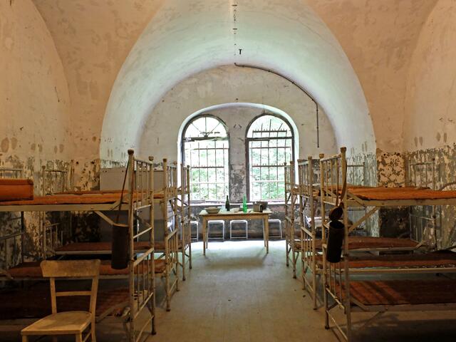 Einer der vielen Wohn und Schlafräume der Fort-Besatzung.  | Foto: Alfred Schramm