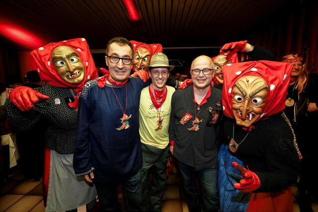 Hexenball: Drei unter Hexen | Foto: Pascal Bähr