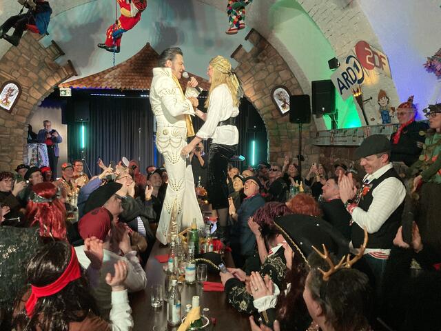 Narrenhock: cooler Auftritt | Foto: gro