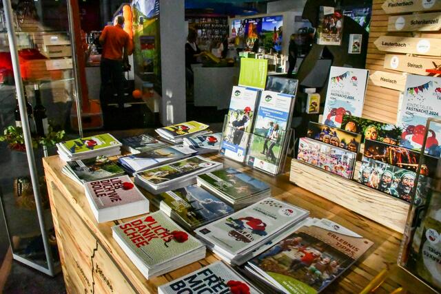 Die Tourismusregionen Mittlerer Schwarzwald und Schwarzwald Tourismus Kinzigtal teilten sich einen Stand auf der CMT in Stuttgart. | Foto: Mittlerer Schwarzwald