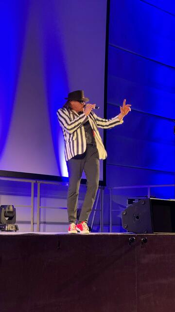 Entertainer Tobias Gnacke als Udo Lindenberg | Foto: Volksbank Offenburg