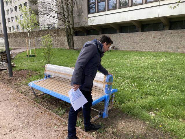 Bei den neuen Sitzbänken lässt sich die Lehne umklappen. | Foto: gro