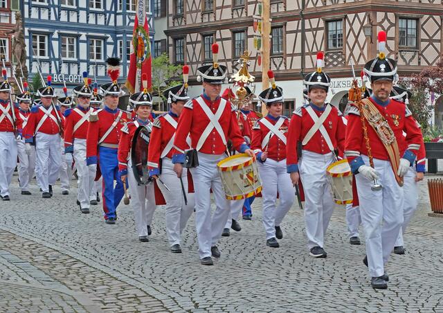 Einmarsch der Bürgerwehr Wolfach, der die Sonderausstellung im Museum Kinzigtorturm gewidmet ist. | Foto: Alfred Schramm