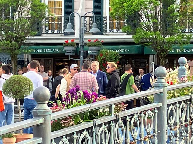 Dieter Bohlen (2.v.r.) mit Park-Chef Roland Mack und Pietro Lombardi am Rande der Dreharbeiten zum DSDS-Casting. | Foto: Glaser