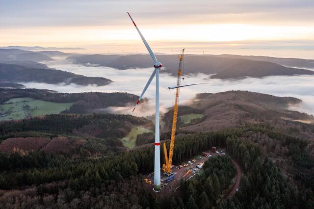 Montage des Windparks Kallenwald | Foto: badenova/Jonas Conklin