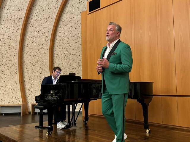 Marc Marshall unterhält die Gäste zum Abschluss. | Foto: privat