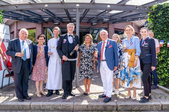 Joseph und Marie-Therese Daul (v. l.), Martin Herrmann, Christophe Meyer, Carol Duval-Leroy, Meinrad Schmiederer, Ulrike Herrmann, Birgit und Isabelle Schmiederer | Foto: Dollenberg