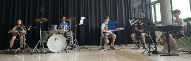 Die Schülerband "Marktplatz der Musik" des Scheffel-Gymnasiums