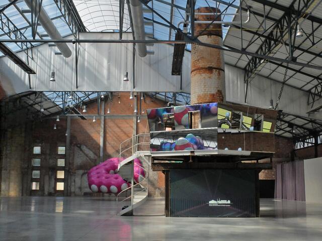 In der ehemaligen Glashalle, werden das ganze Jahr über Ausstellungen zeitgenössischer Künstler sowie Veranstaltungen angeboten. | Foto: Alfred Schramm