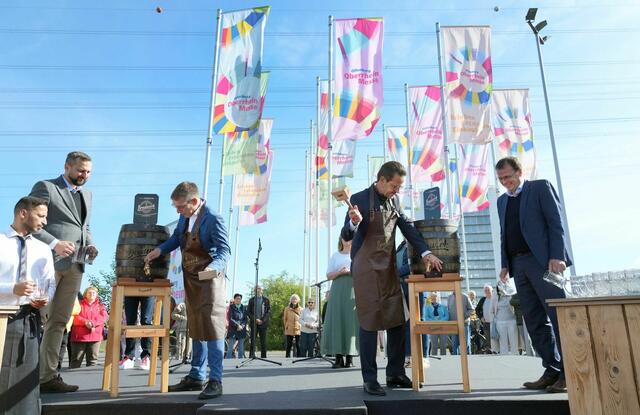 Fassanstich zu 100 Jahre Oberrhein Messe | Foto: Iris Rothe