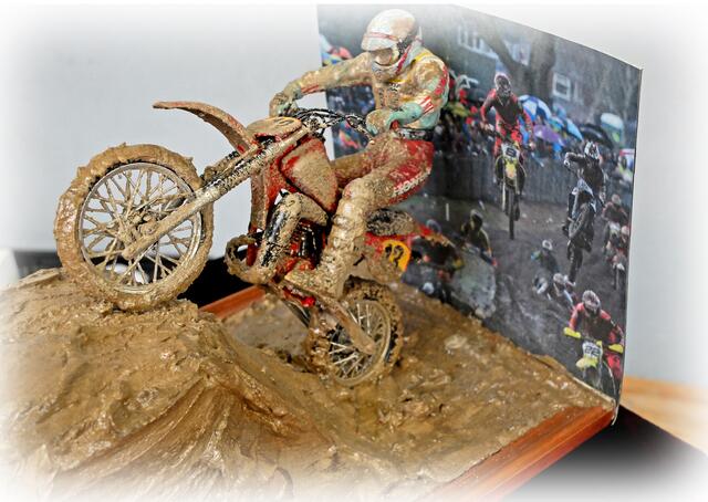  Auf einer sehr matschigen Motocross Rennstrecke irgendwo im Ländle. | Foto: Alfred Schramm