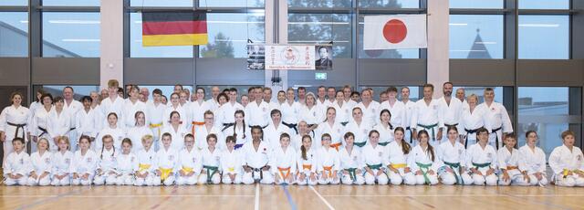 Zum Jubiläumslehrgang mit Kata-Weltmeister Julian Chees-Sensei (6. Dan) kamen zahlreiche Teilnehmer in die Stadthalle nach Renchen. | Foto: Andreas Wenck