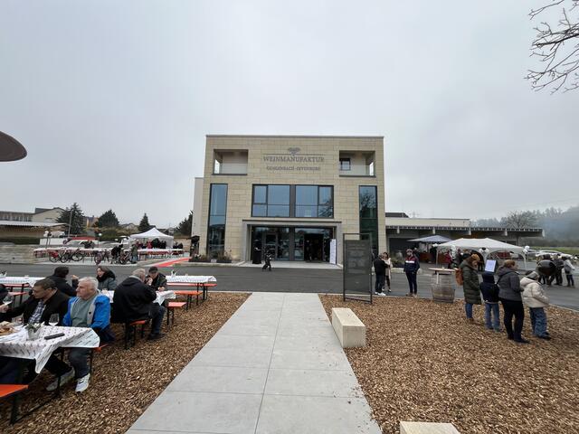 Das umgebaute Gebäude der Weinmanufaktur Gengenbach-Offenburg in Gengenbach konnte bei einem Tag der offenen Tür besichtigt werden. | Foto: gro