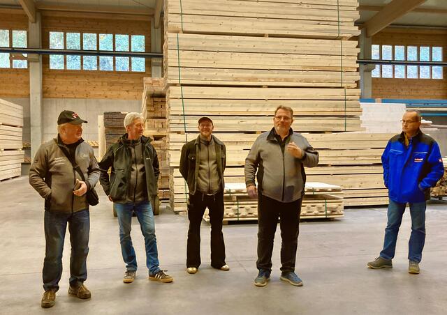 v.L.n.R: Gilbert Burcker (Regionalleiter-Stellvertreter Elsass im UCG); Holger Schwarz; Lorenz Jilg (beide Fa. Rombach); Gerhard Große (Regionalleiter Ortenau-Elsaß und Vorsitzender Unimog- und Schlepper-Freunde Biberach e.V.) | Foto: (c) Gerhard Große