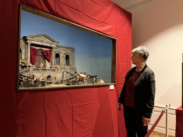 Anne Junk vor der Palastkirche von Karl Otto Schimpf | Foto: gro