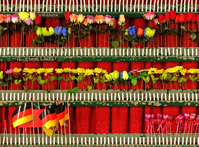 Welche Rose soll es denn sein?  | Foto: Alfred Schramm