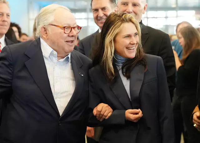 "Offenburg ist etwas ganz, ganz Besonderes", so Elisabeth Burda Furtwängler (r.), die ihren Vater, Hubert Burda, begleitete. | Foto: Iris Rothe für Hubert Burda Media