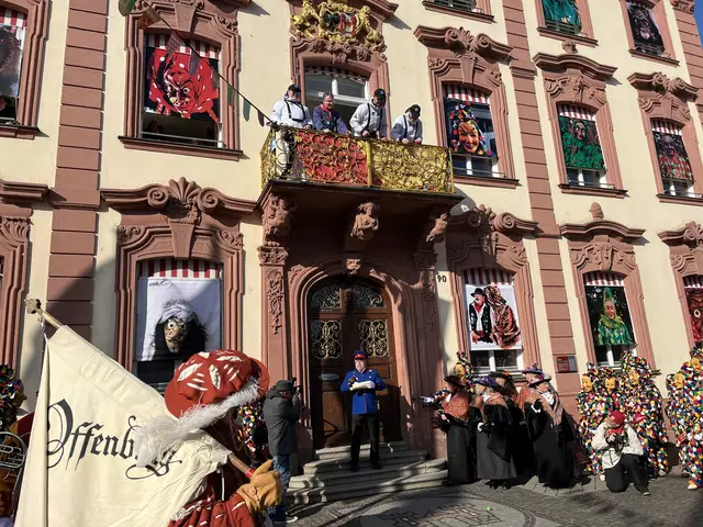 Die Stadtspitze spottet unterstützt von Landrat Thorsten Erny über die Narren. | Foto: gro