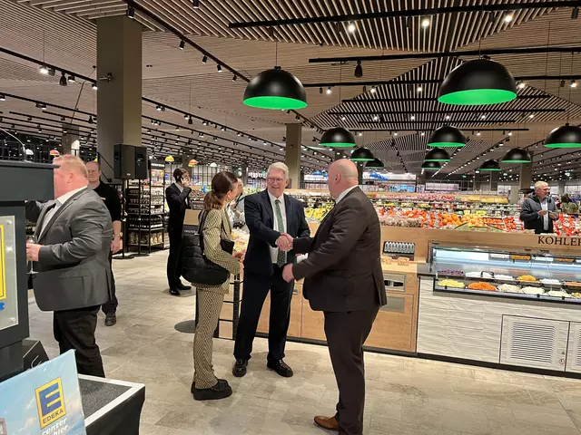 Uwe Kohler begrüßt seine Gäste | Foto: gro