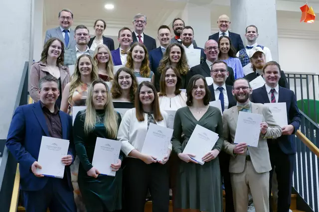 22 Absolventen des Masterstudiengangs "Public-Management" feierten in Kehl ihren Abschluss. | Foto: Hochschule Kehl