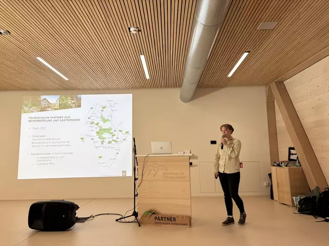 OLivia Gerspach koordiniert die regionalen Partnerschaften im Nationalpark. | Foto: Natalie Schacht/Nationalpark Schwarzwald