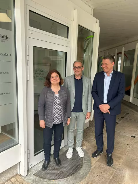 (V. l. n. r.) Geschäftsführerin Kirstin Keller, Stiftungsbeiratsvorsitzender Klaus Muttach und Vorstandsvorsitzender Frank Breuninger | Foto: Foto: Frank Hemlein