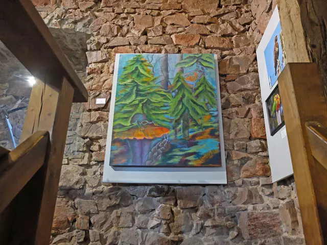 Dieses Gemälde der Künstlerin Renate Matthis trägt den Namen "Schwarzwald". | Foto: Alfred Schramm