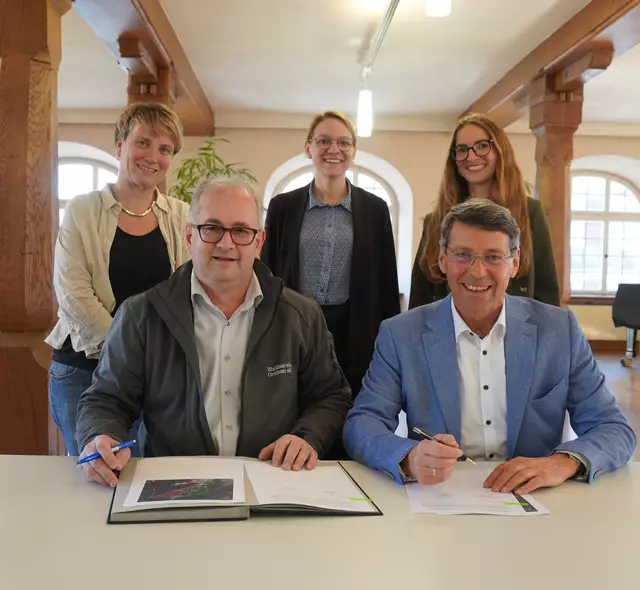 Die Stadt Ettenheim und die WSO freuen sich darauf, in enger Zusammenarbeit den Ruhewald Ettenheim zu einem würdevollen Ort der letzten Ruhe inmitten der Natur zu gestalten. | Foto: Stadt Ettenheim