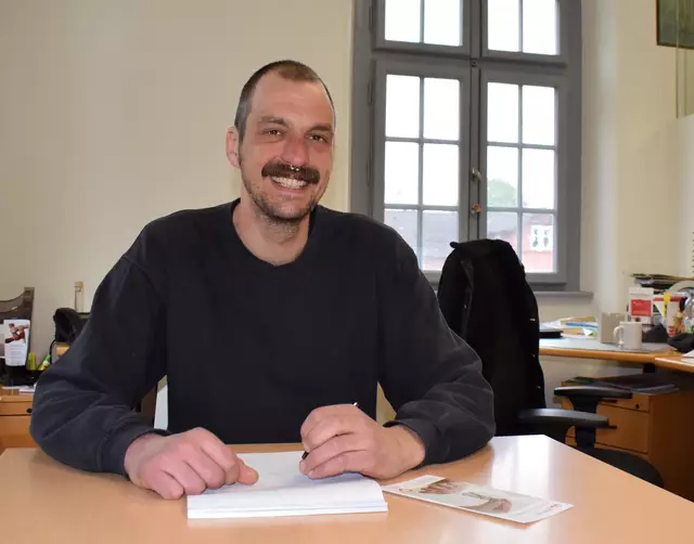 Felix Sorg vom Caritasverband Vordere Ortenau berät Menschen, denen der Verlust der Wohnung droht. Finanziert wird die Hilfe von zehn Städten und Gemeinden der Region. | Foto: Caritasverband 