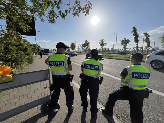Seit dem 8. Mai finden an den deutschen Grenzen, auch in Kehl, verstärkte Kontrollen statt. | Foto: Foto: gro
