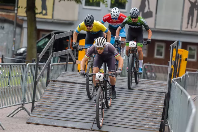 Felix Klausmann beim Sprint in Belgien, hier ist Durchsetzungsvermögen gefragt. 