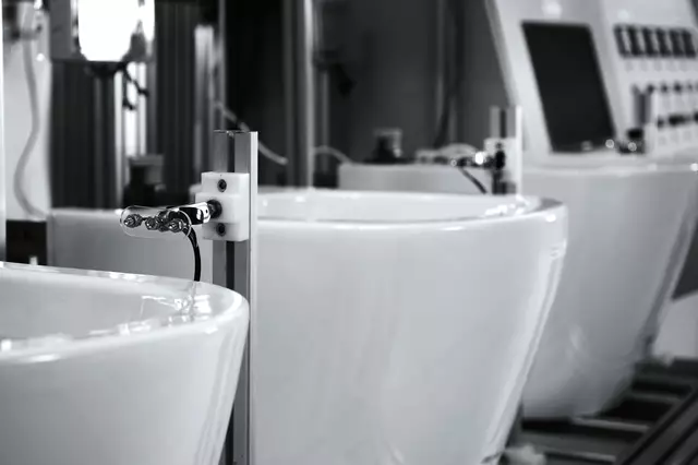 Die Duravit AG produziert weltweit in zehn Werken, unter anderem in Deutschland, China, Ägypten, Indien, Kanada. Nachhaltigkeit wird groß geschrieben: Das Ziel der Klimaneutralität soll bis 2045 erreicht werden. Die erste CO2-neutrale Fabrik wird aktuell in Kanada gebaut. | Foto: Duravit AG