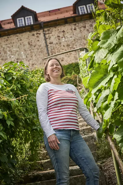 Katja Remer möchte als Leiterin des Ortenauer Weinparadies die Menschen auf diese herrliche Weinbauregion aufmerksam machen. Das ist für sie eine schöne Aufgabe, bei der sie kreativ sein darf, aber genauso wirtschaftlich denken muss. | Foto: Michael Bode