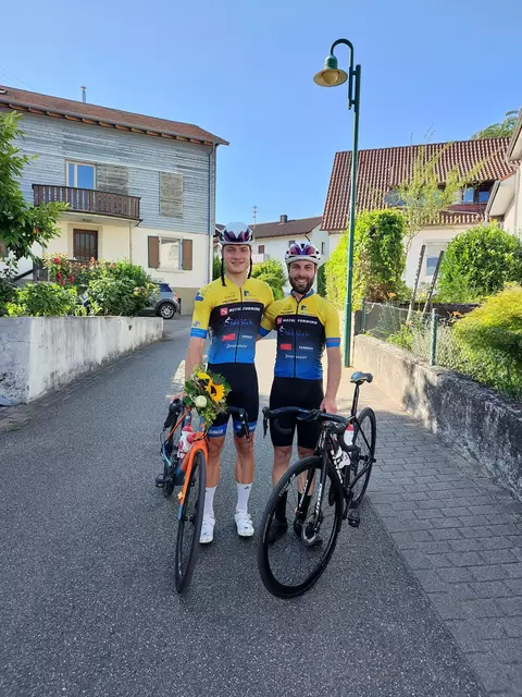 Strahlende Gesichter nach dem Rennen mit Platz 3 von Marlon (links) und Gabriel mit Platz 9.