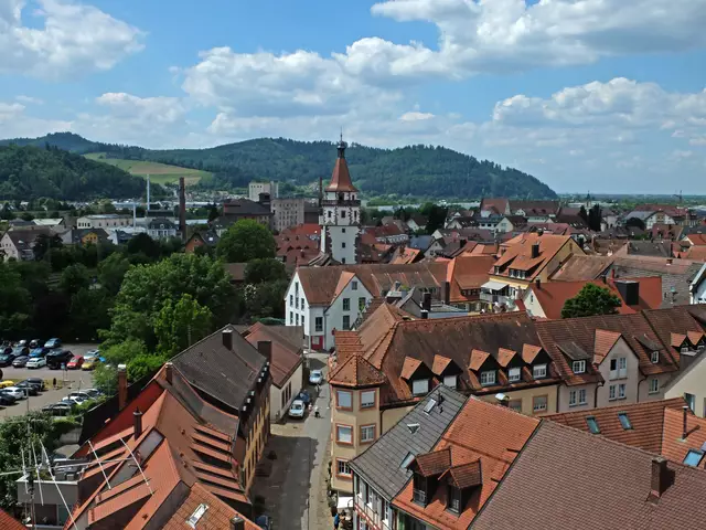Der Blick hinüber zum Niggelturm. Er ist einer der fünf Türme die zur Befestigungsanlage Gengenbachs gehörten. | Foto: Alfred Schramm