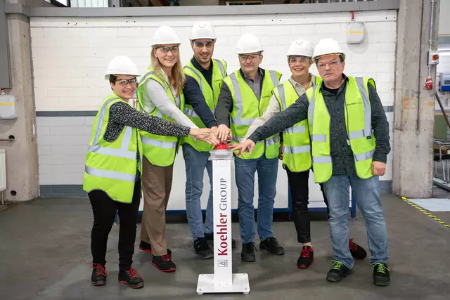 Von links: Birgit Braun (Projektleiterin Planung Bau – Zentrale Anlagentechnik), Elke Renz (Bereichsleiterin Personal &amp; Recht), Faruk Tascioglu (Ausbilder Papiertechnik), Hartmut Felsch (Werkleiter Standort Oberkirch), Simone Wölfle (Leiterin Ausbildung und Personalentwicklung), Gerhard Vollmer (Ausbilder Papiertechnik) | Foto: Koehler-Gruppe