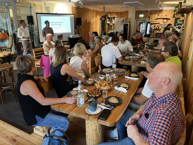 Das Handelsfrühstück findet in regelmäßigen Abständen statt und bietet Oberkirchs Händlern die Möglichkeit, sich gemeinsam mit der Stadtverwaltung über innenstadtspezifische Schwerpunktthemen auszutauschen und sich untereinander zu vernetzen.  | Foto: Stadt Oberkirch