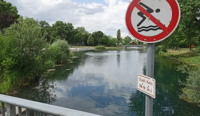 Die Wasserwerte in der Badestelle in Goldscheuer sind nach neuerlicher Probe für so unbedenklich eingestuft worden, dass das Badeverbot aufgehoben werden kann. | Foto: Stadt Kehl