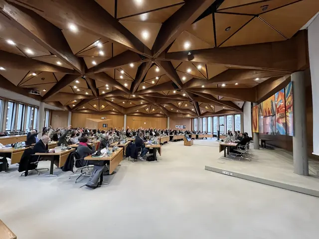 Der Kreistag in Offenburg. Links außen die LiLo-Fraktion, die sich inzwischen aufgelöst hat. | Foto: gro